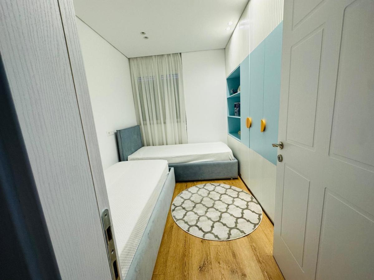Madalin Seaside Apartment Vlorë Extérieur photo