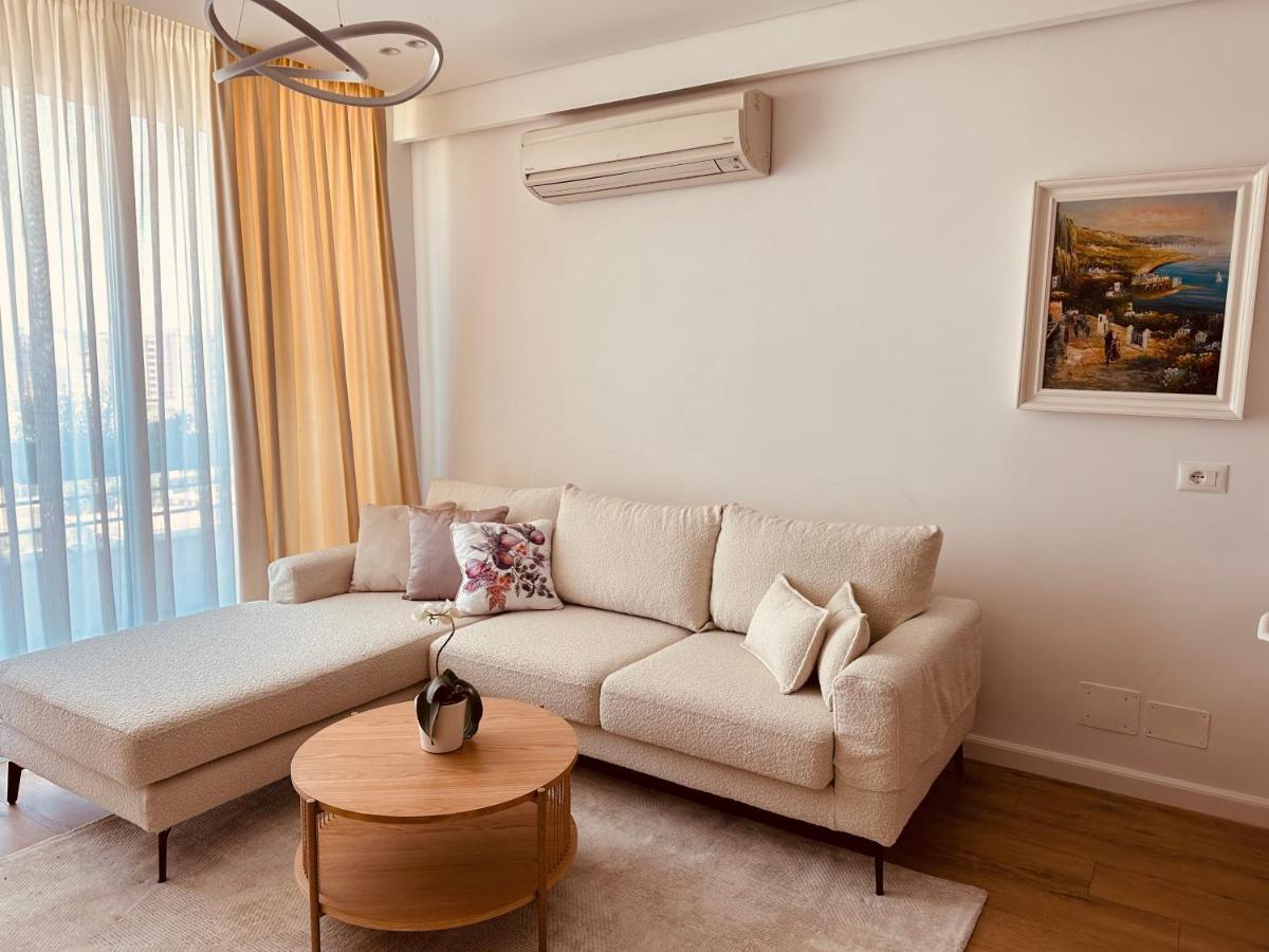 Madalin Seaside Apartment Vlorë Extérieur photo